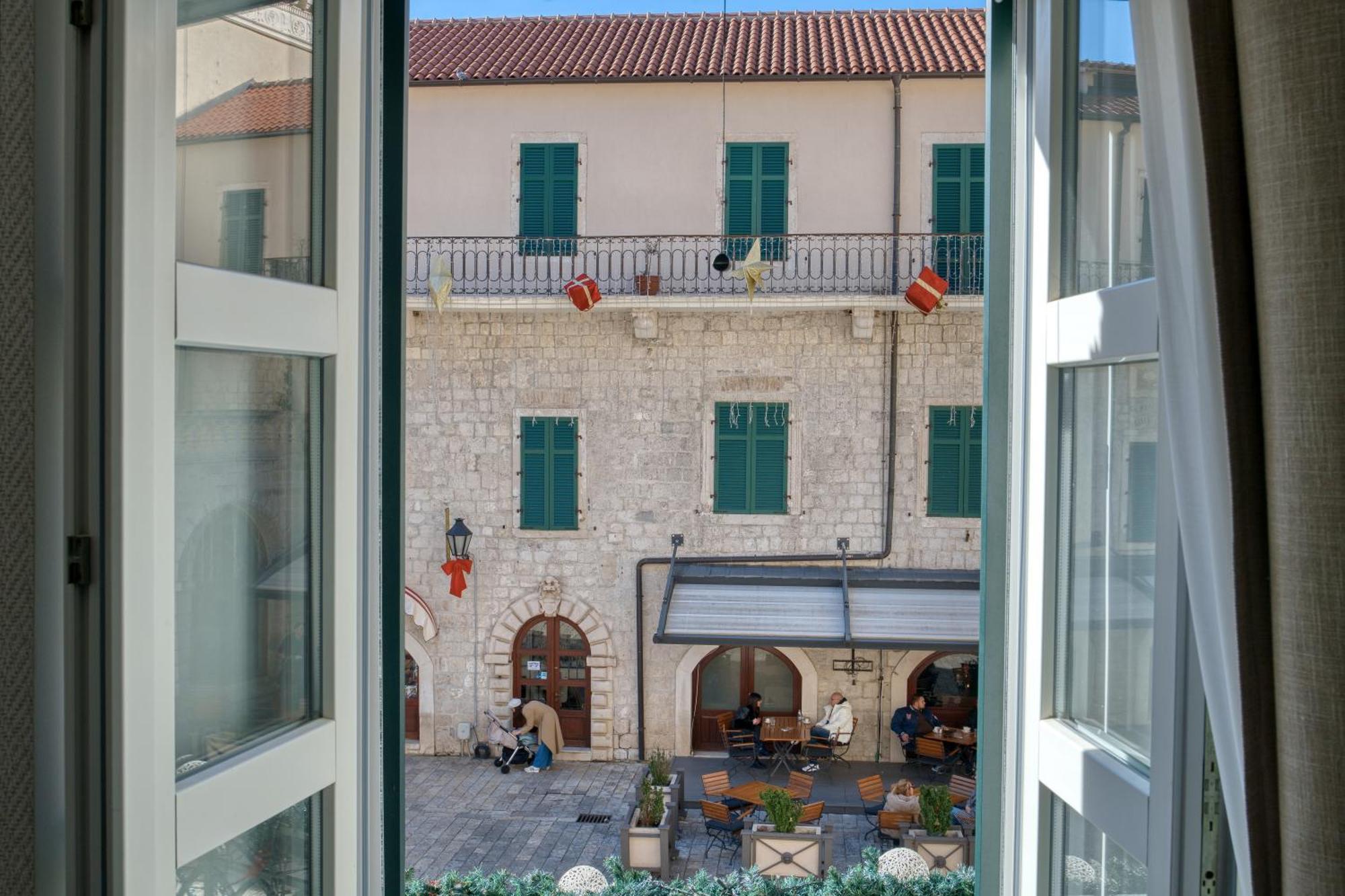 Hive Luxury Suites By Mn Property Kotor Extérieur photo