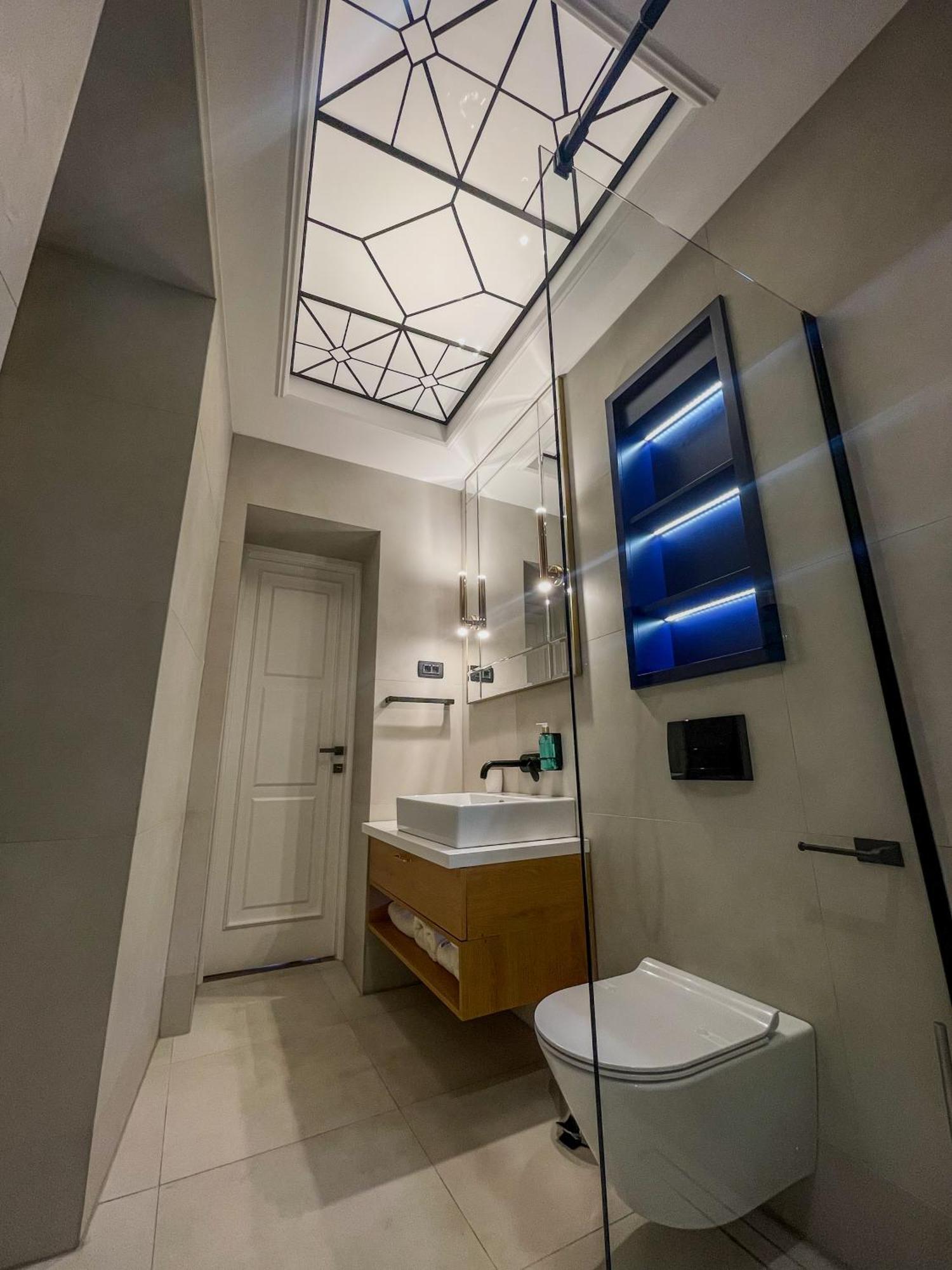Hive Luxury Suites By Mn Property Kotor Extérieur photo