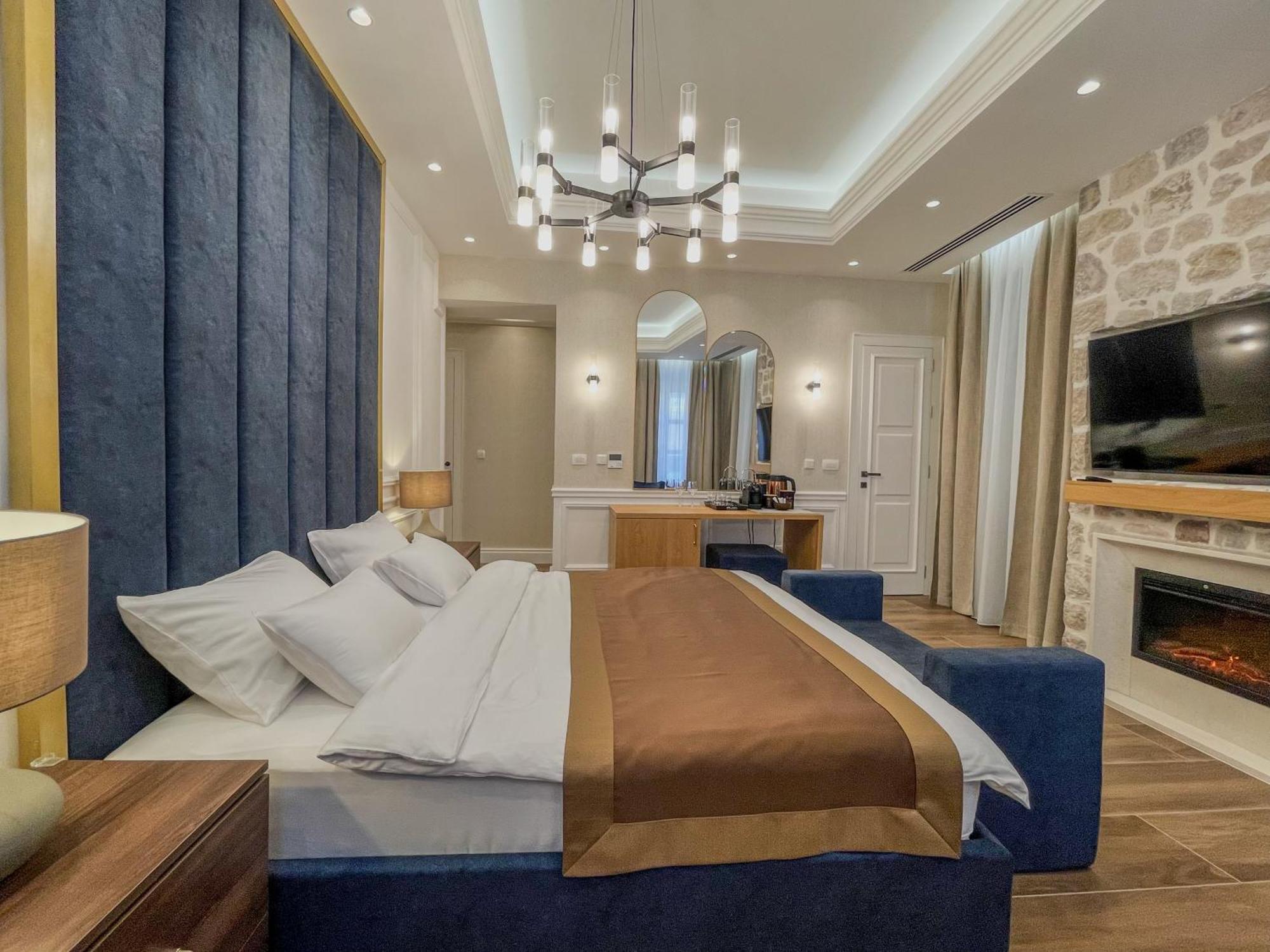 Hive Luxury Suites By Mn Property Kotor Extérieur photo